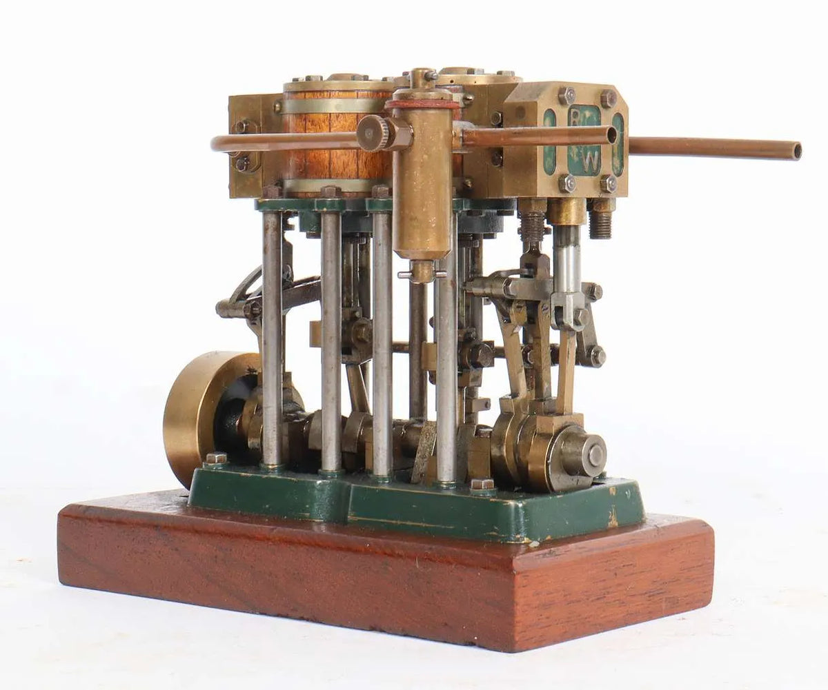 Twin cylinder vertical engine with Stephensons reversing gear