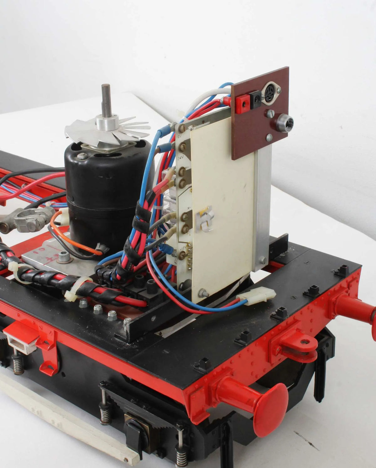 5 inch gauge Metropolitan battery electric