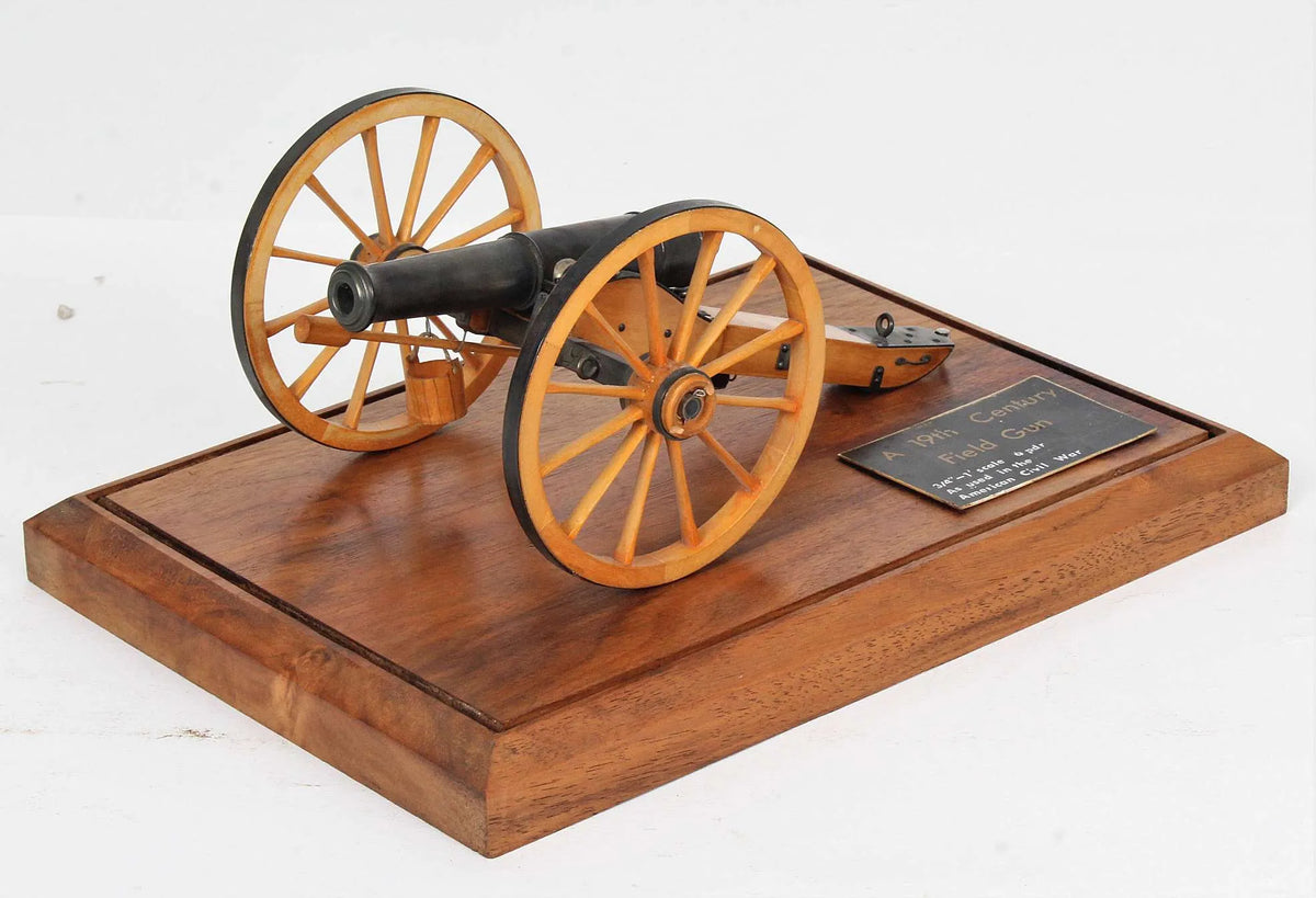 Model early American field gun