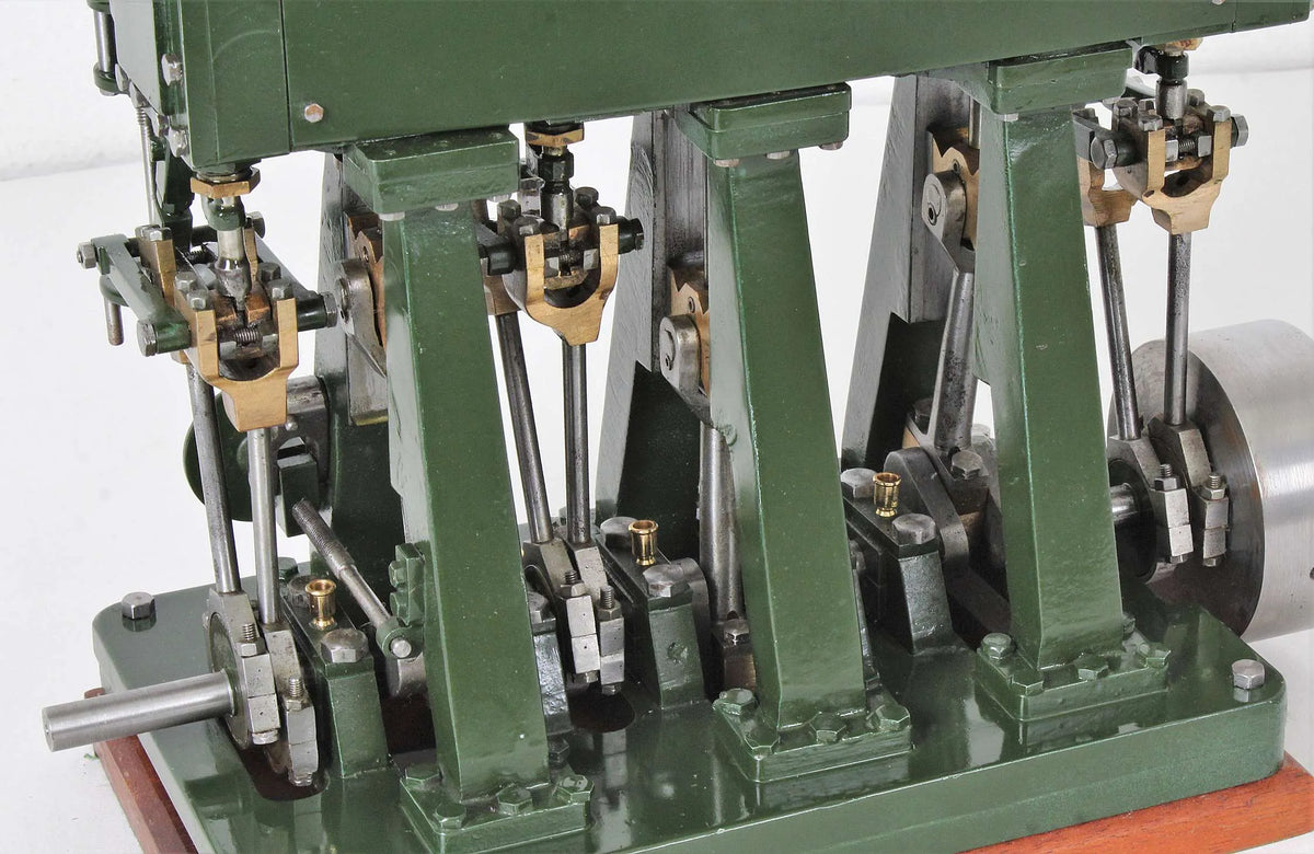 Triple expansion engine