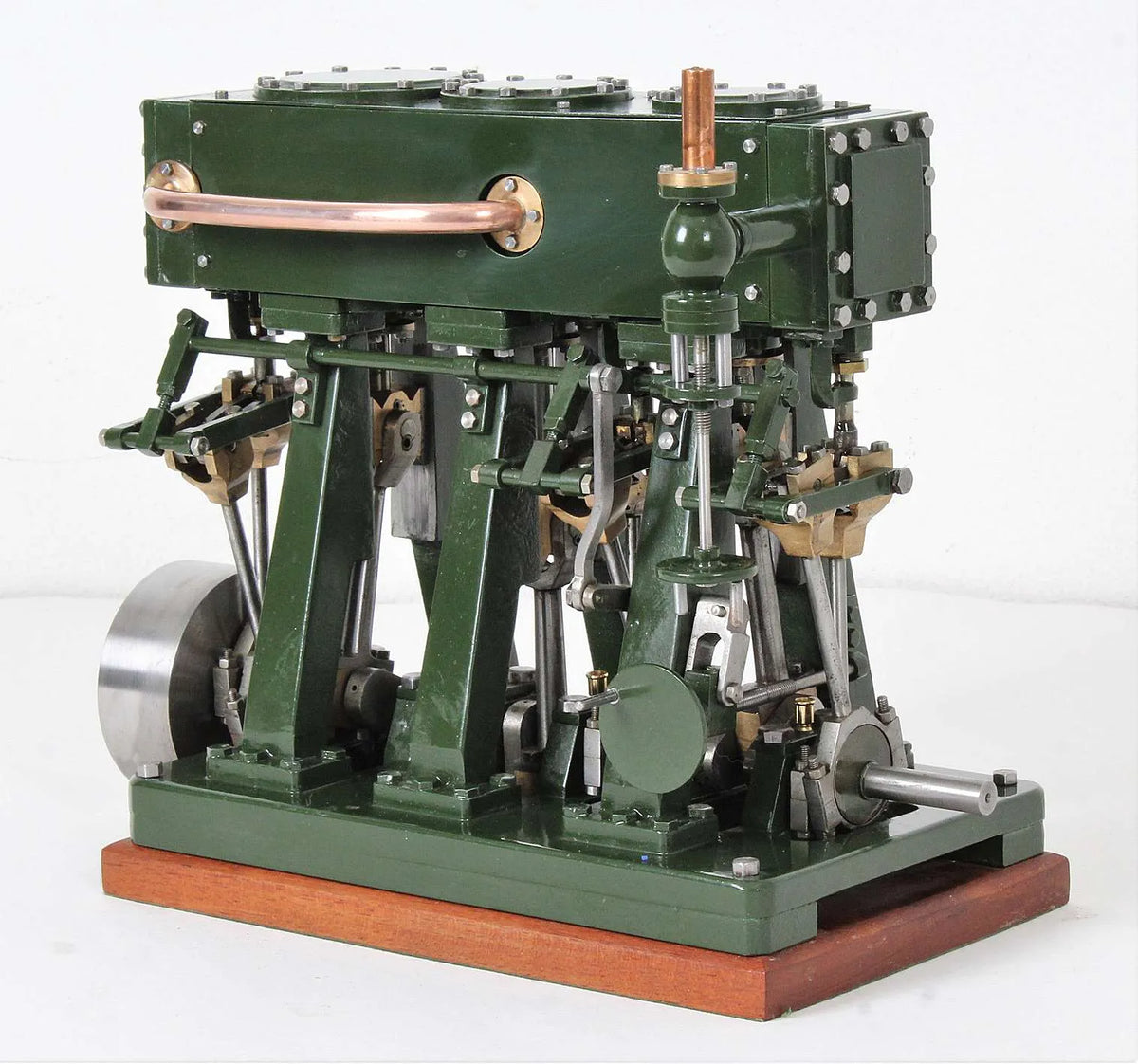 Triple expansion engine