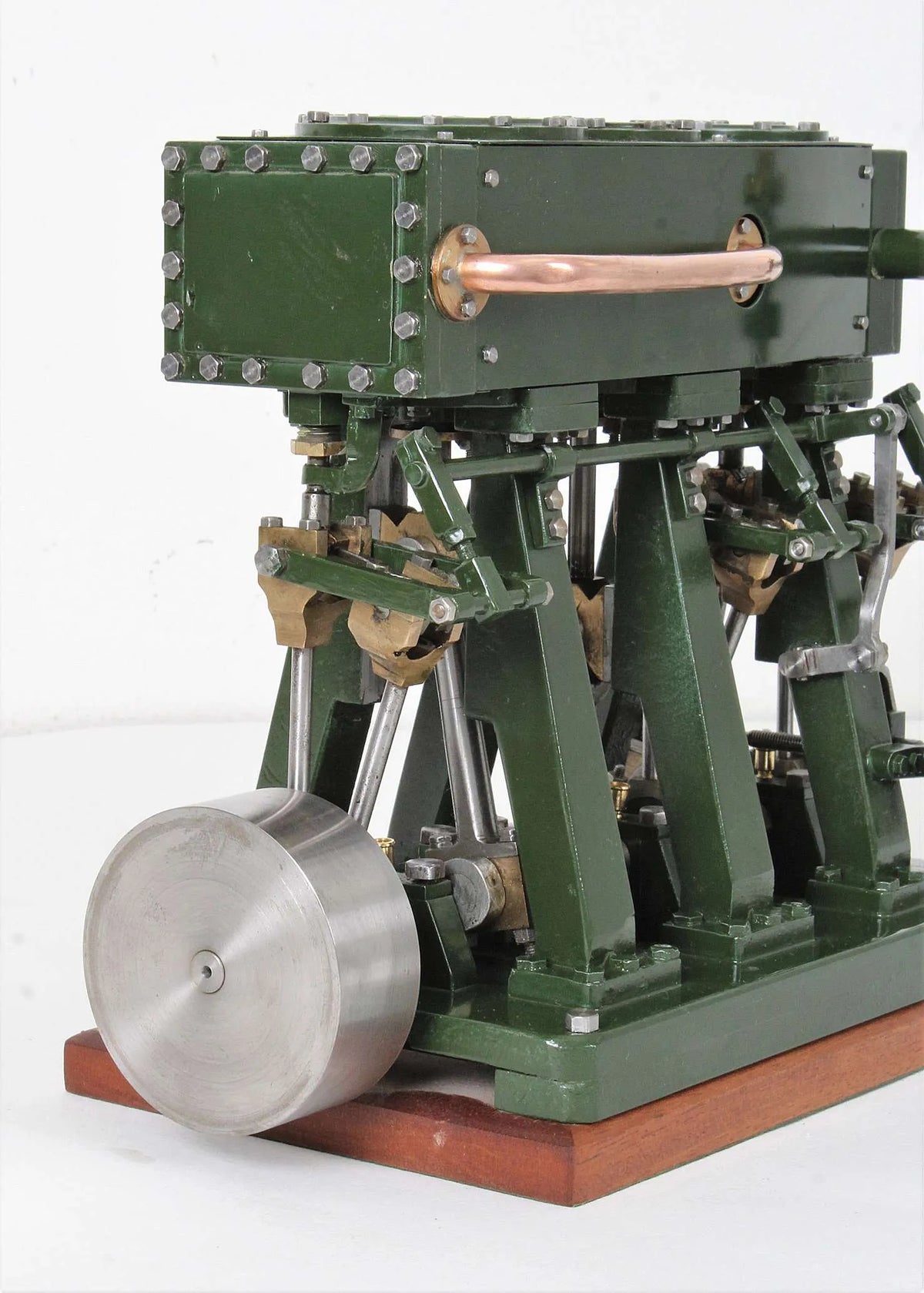 Triple expansion engine