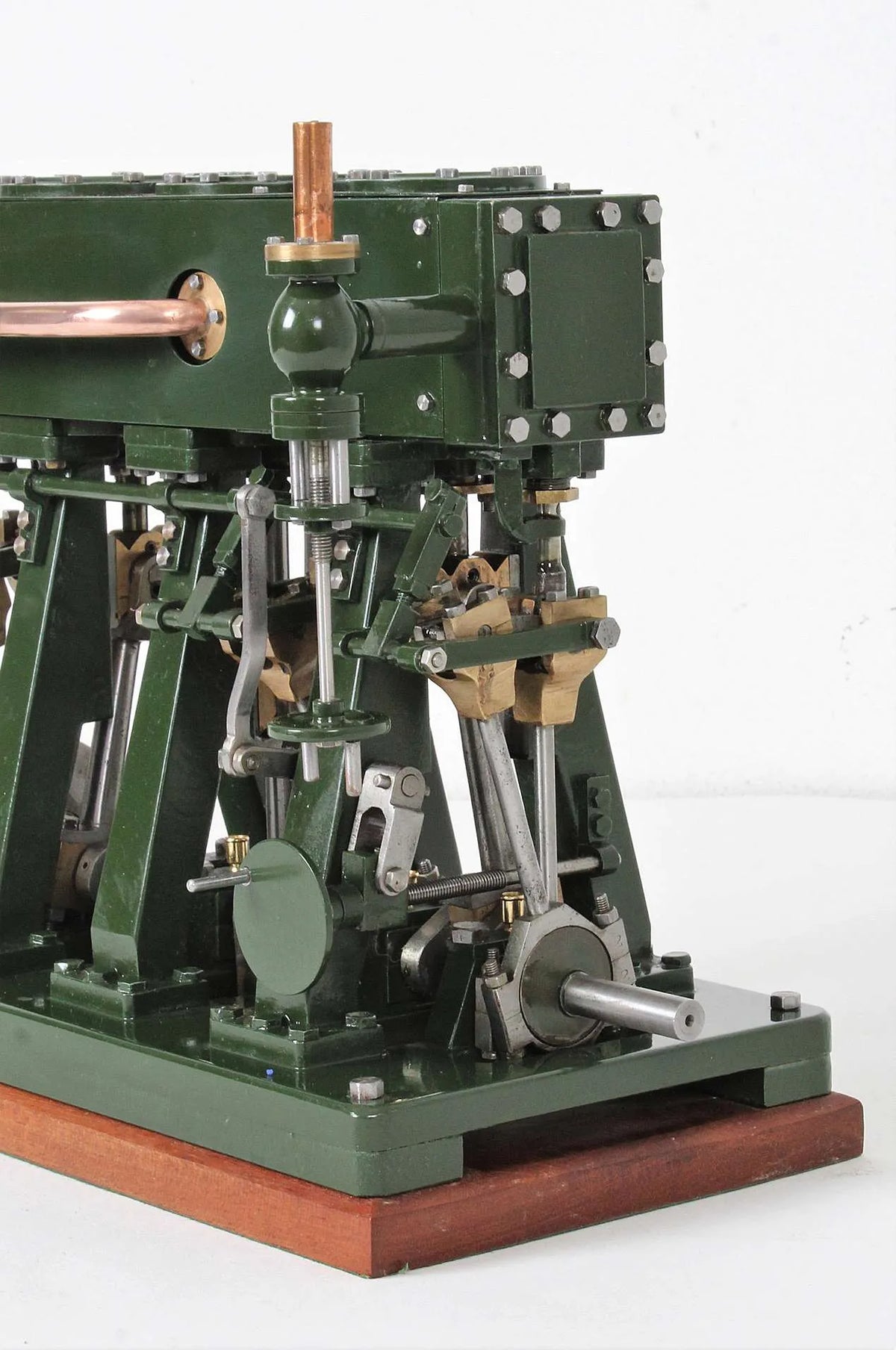 Triple expansion engine