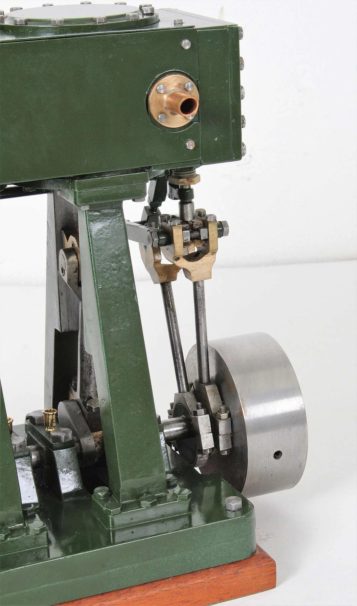 Triple expansion engine