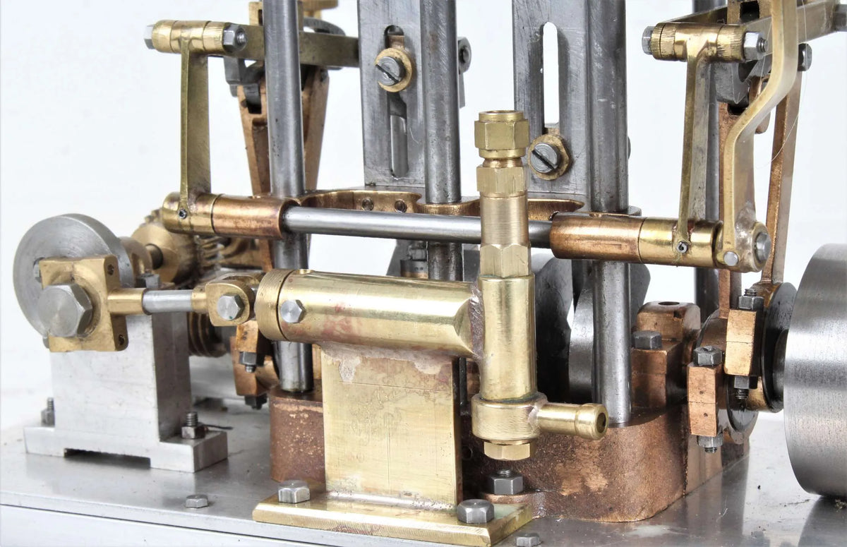 Twin launch engine with feed pump