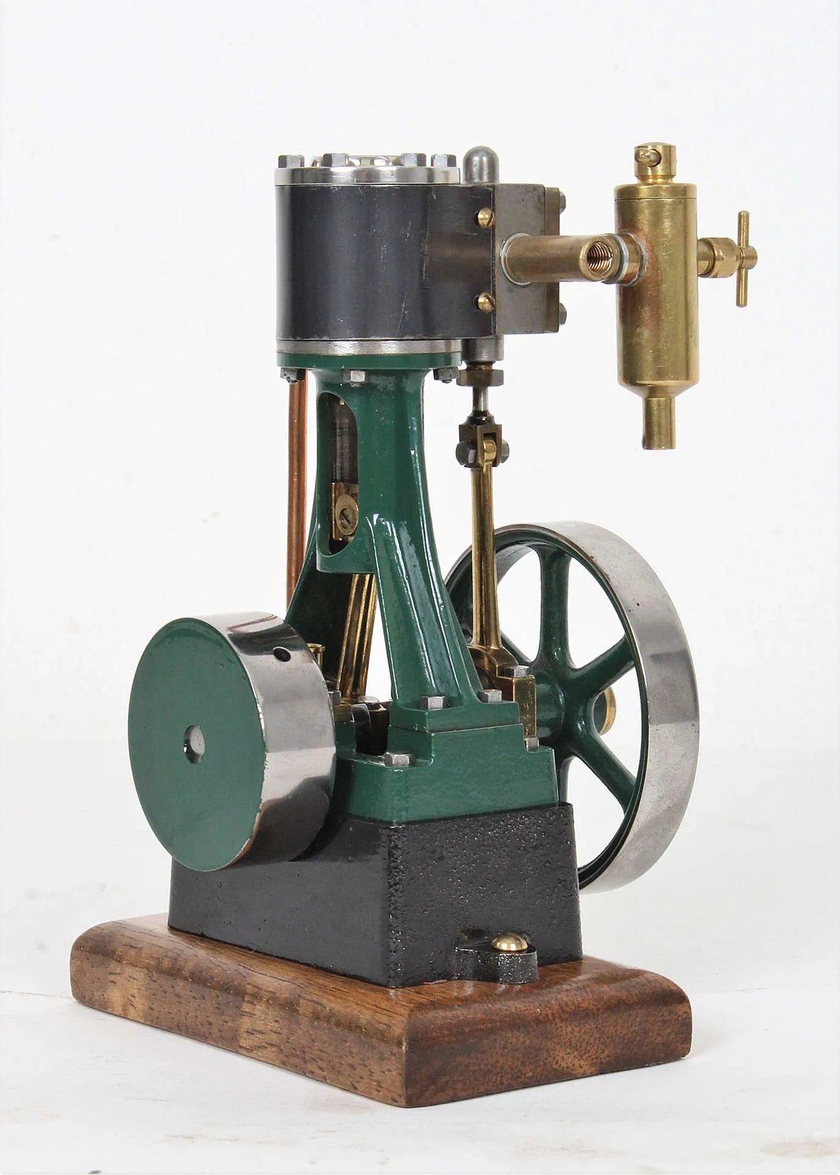 Stuart 10V vertical engine