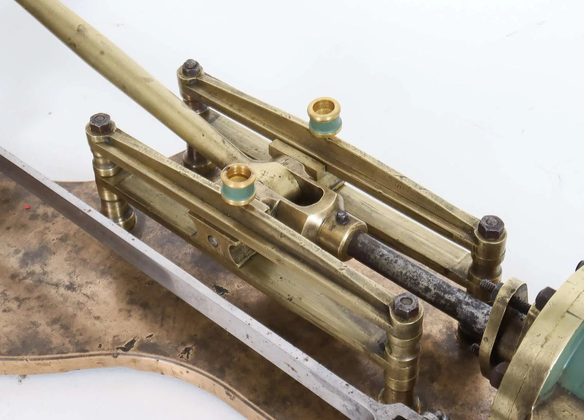 Horizontal workshop engine