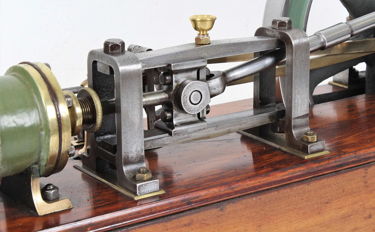 Old horizontal engine with reversing gear