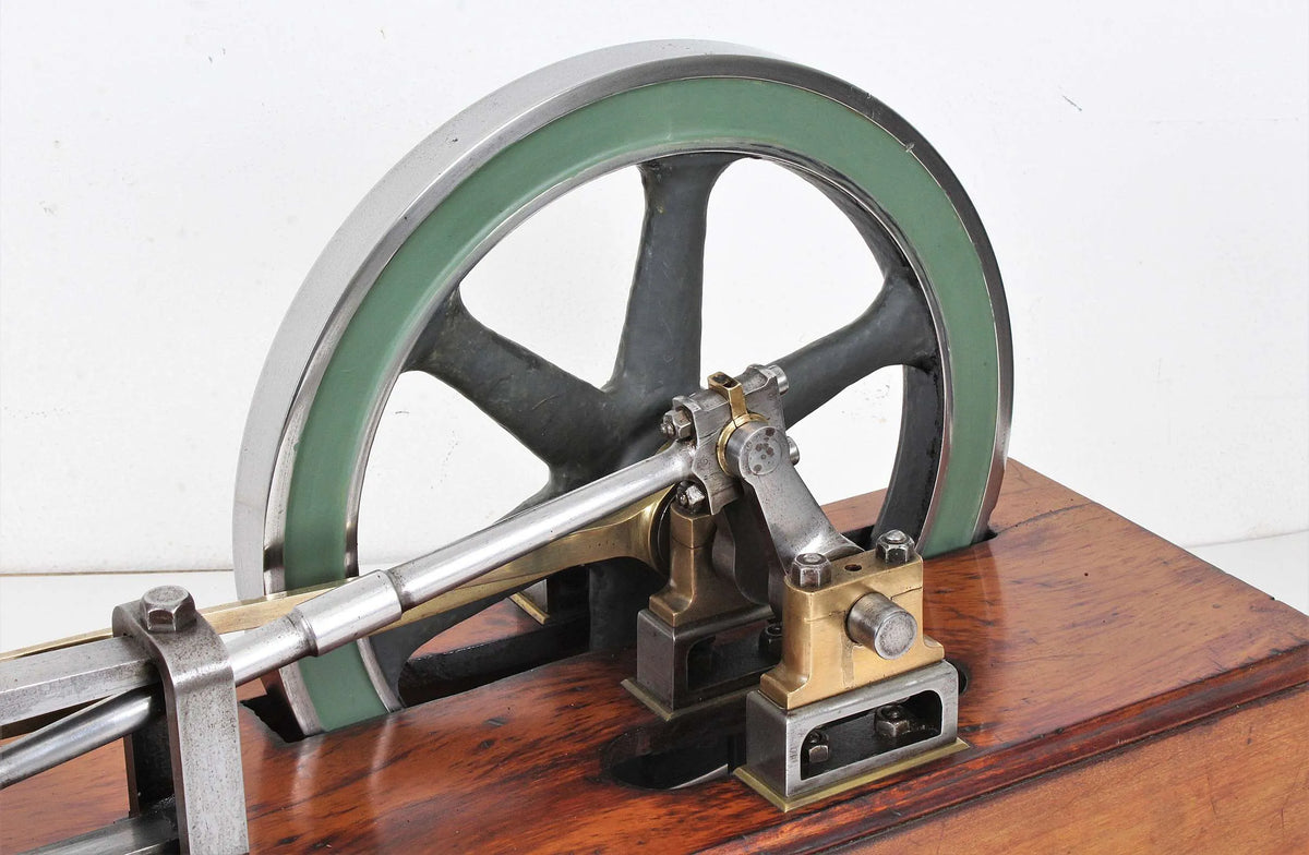 Old horizontal engine with reversing gear