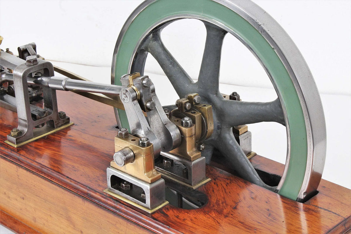 Old horizontal engine with reversing gear
