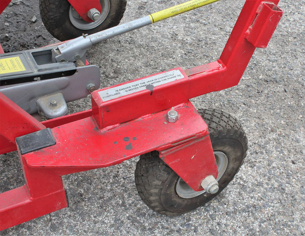 Hydraulic lift table