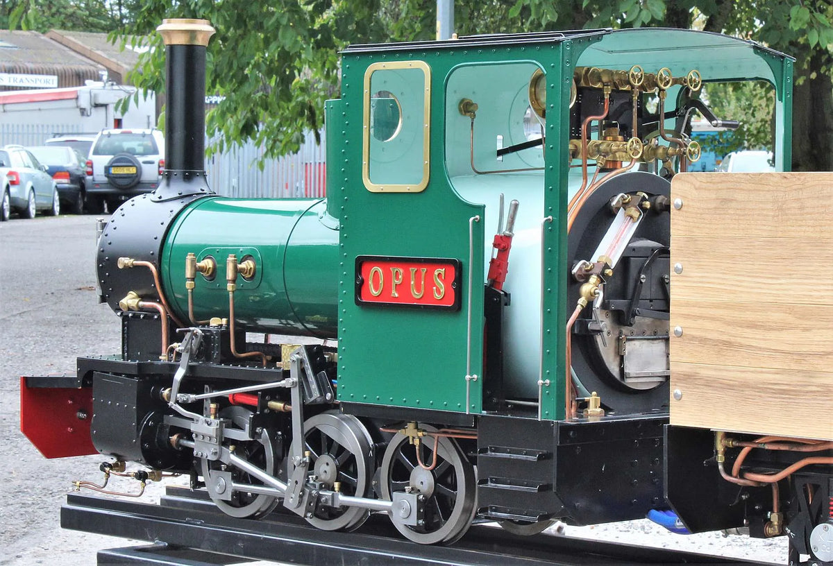 7 1/4 inch gauge "Metre Maid" 0-6-0T with tender