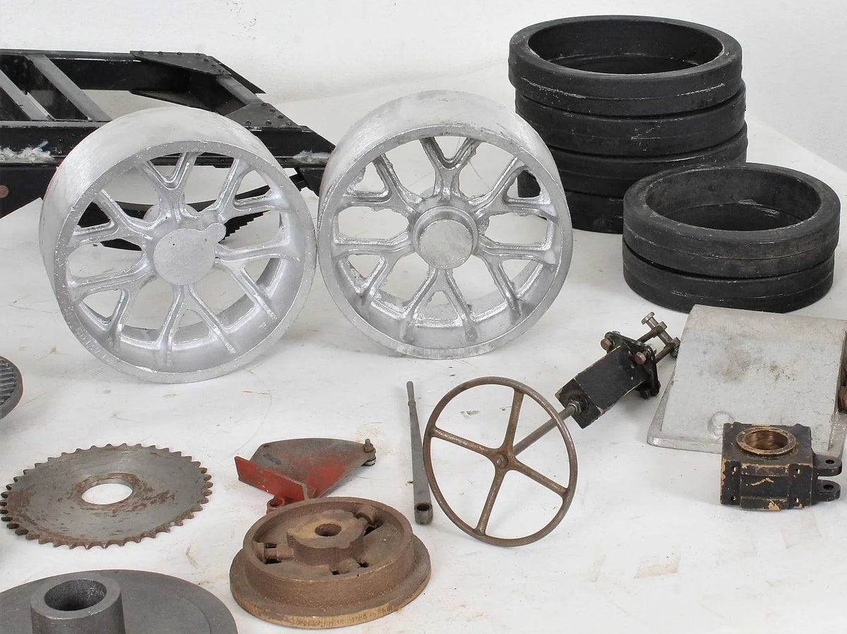 2 inch scale Clayton steam wagon, chassis & castings