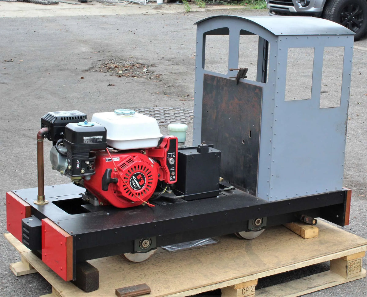 7 1/4 inch narrow gauge petrol-hydraulic shunter