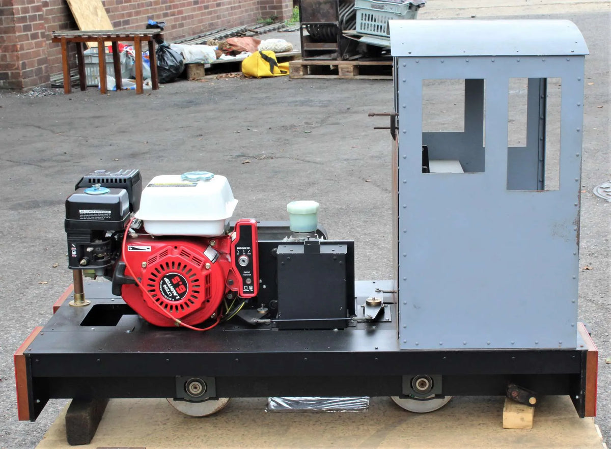 7 1/4 inch narrow gauge petrol-hydraulic shunter