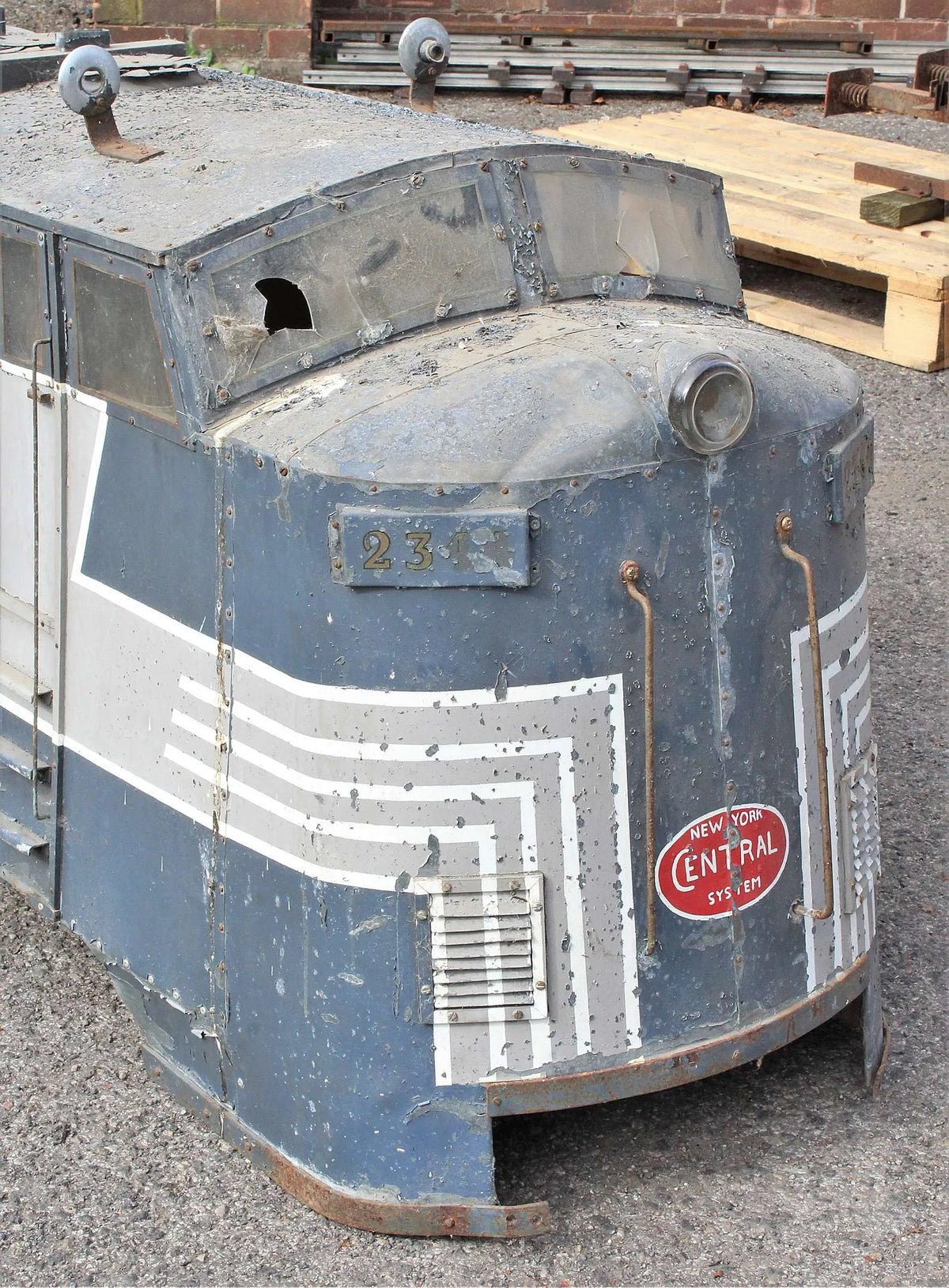 10 1/4 inch gauge EMD "Lightning Stripe" F7