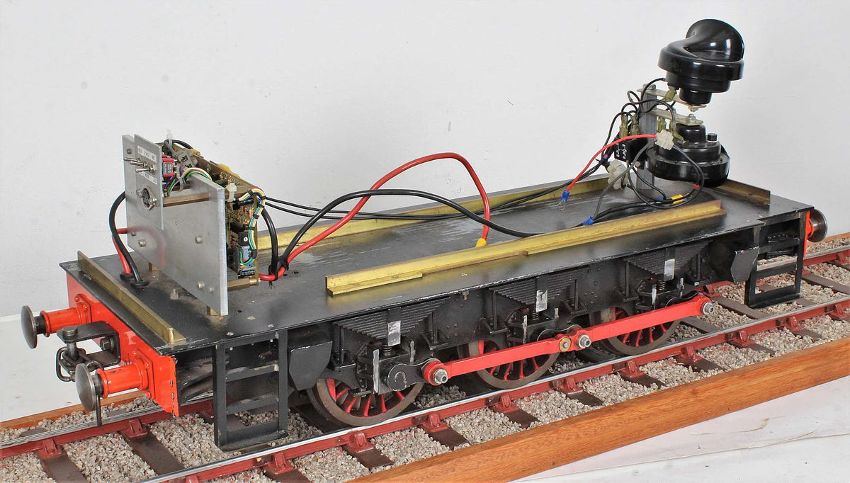 5 inch gauge Class 08 battery electric shunter