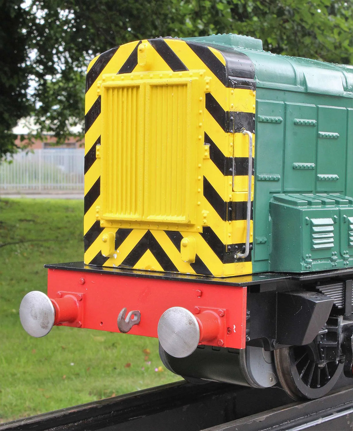 5 inch gauge Class 08 shunter