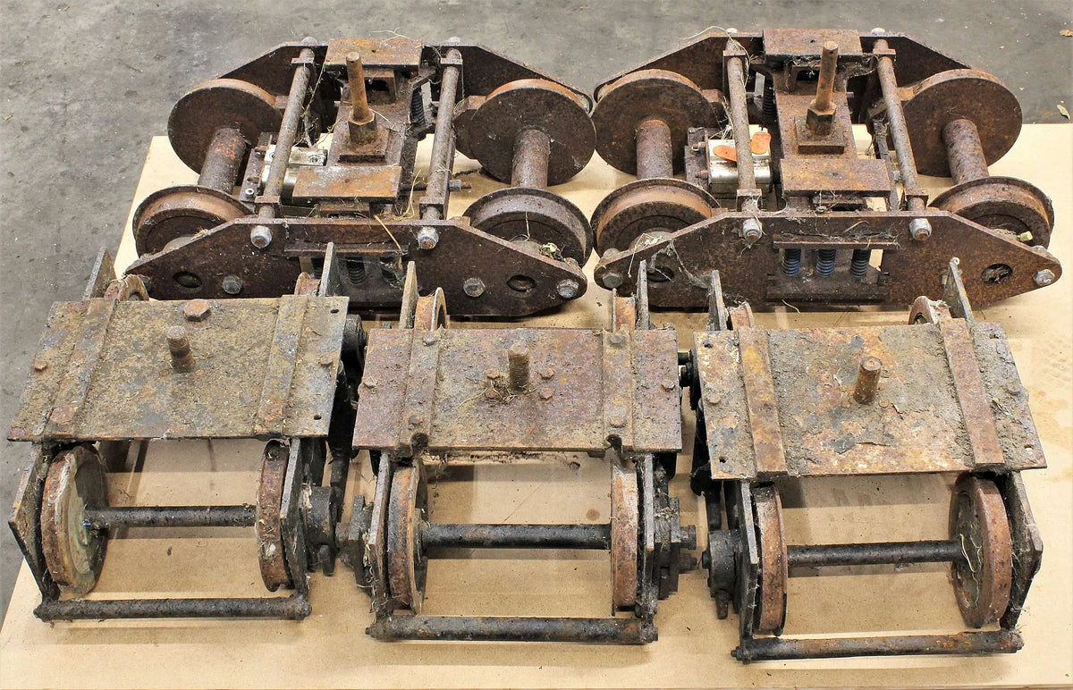 Five 7 1/4 inch gauge heavy duty bogies