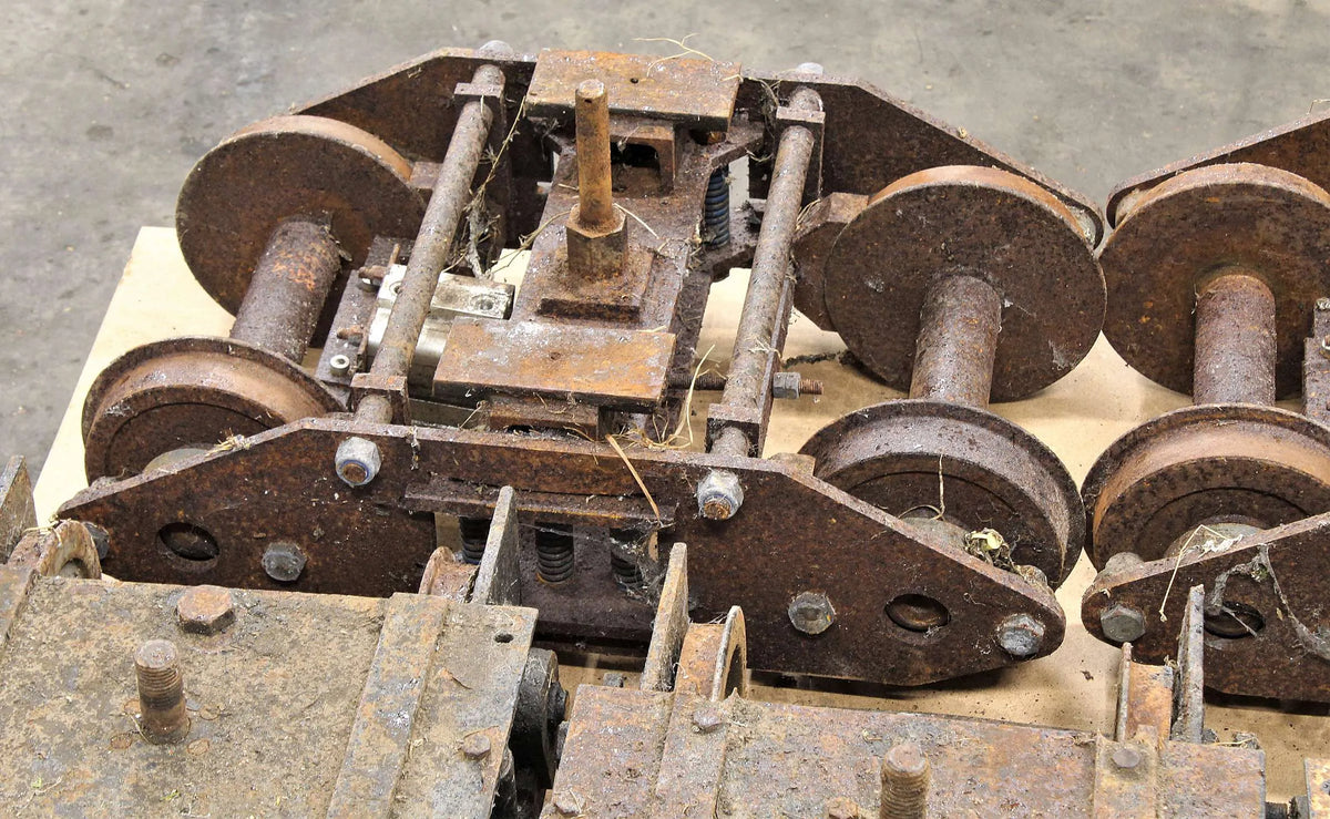Five 7 1/4 inch gauge heavy duty bogies