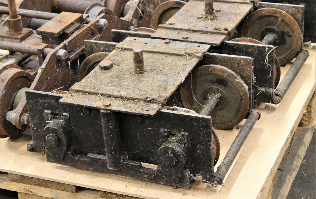 Five 7 1/4 inch gauge heavy duty bogies