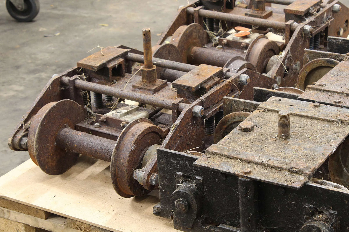 Five 7 1/4 inch gauge heavy duty bogies