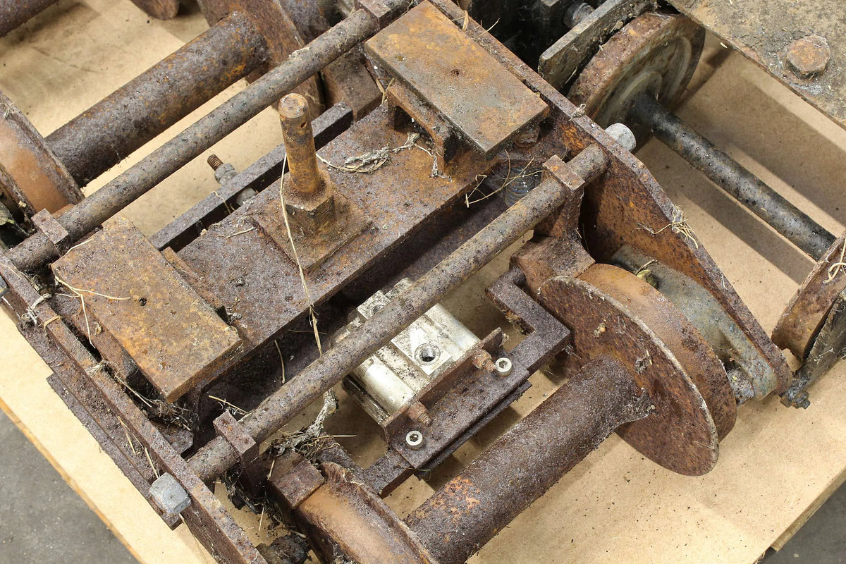 Five 7 1/4 inch gauge heavy duty bogies