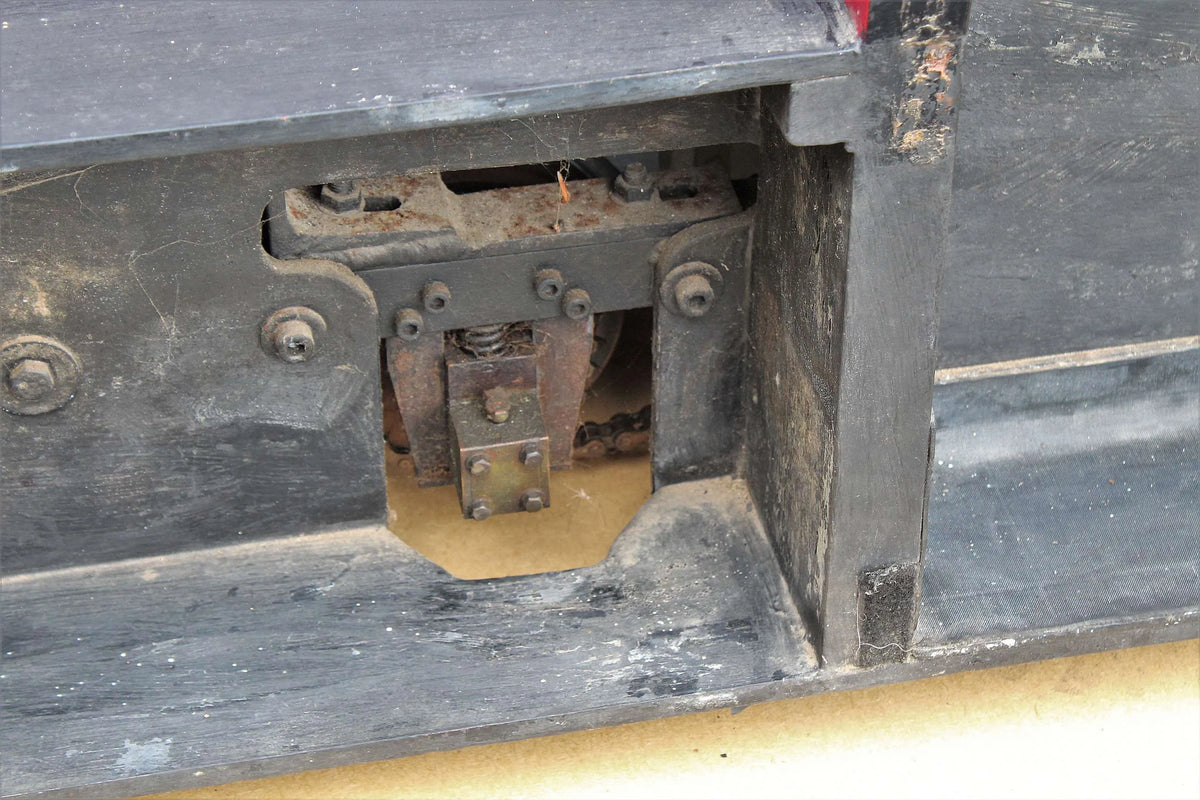 7 1/4 inch narrow gauge sit-in battery-electric shunter