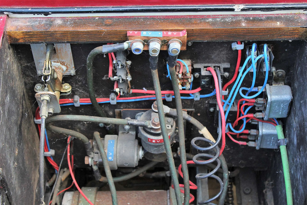 7 1/4 inch narrow gauge sit-in battery-electric shunter