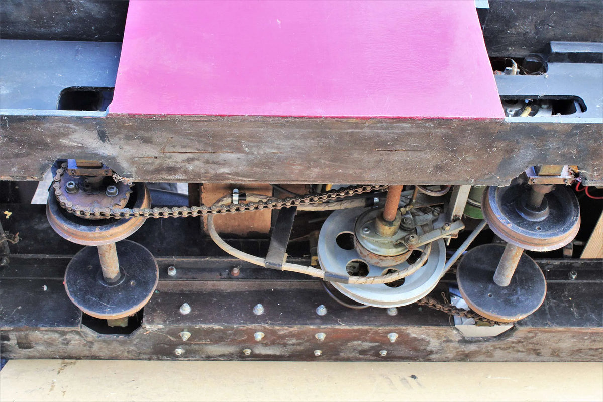 7 1/4 inch narrow gauge sit-in battery-electric shunter