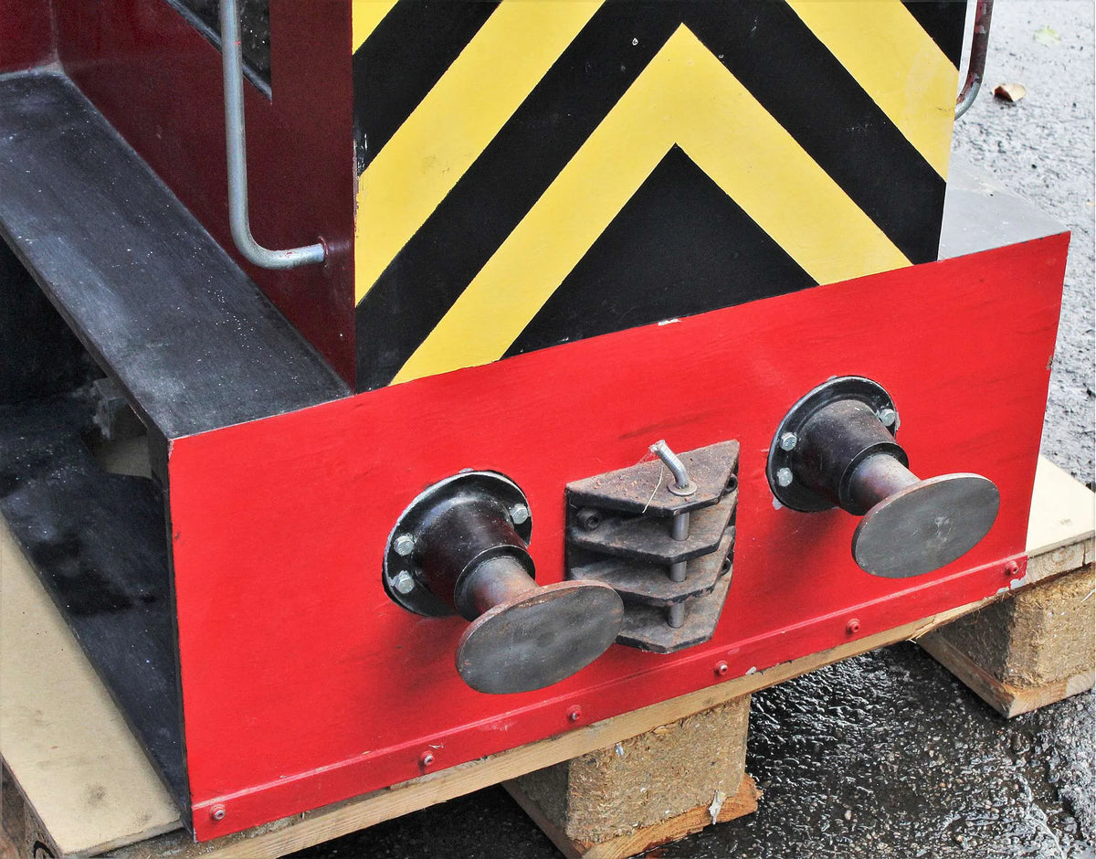 7 1/4 inch narrow gauge sit-in battery-electric shunter
