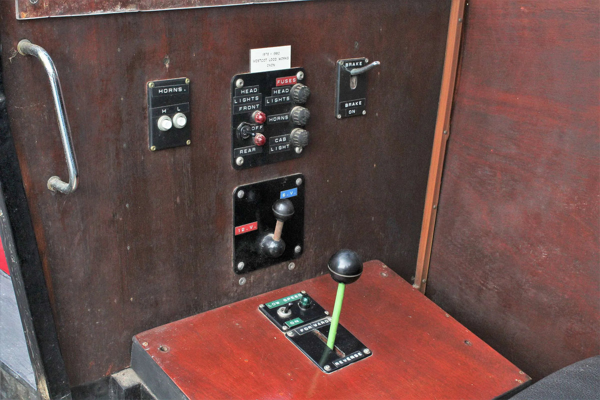 7 1/4 inch narrow gauge sit-in battery-electric shunter
