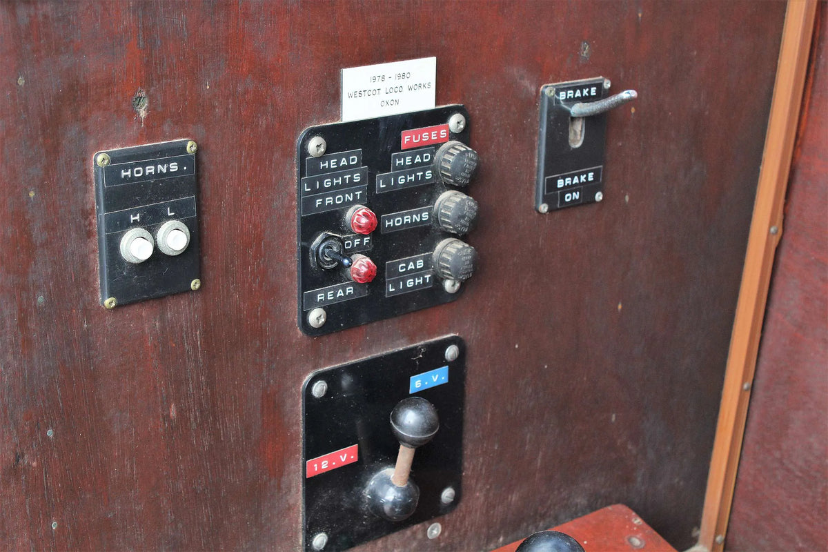7 1/4 inch narrow gauge sit-in battery-electric shunter