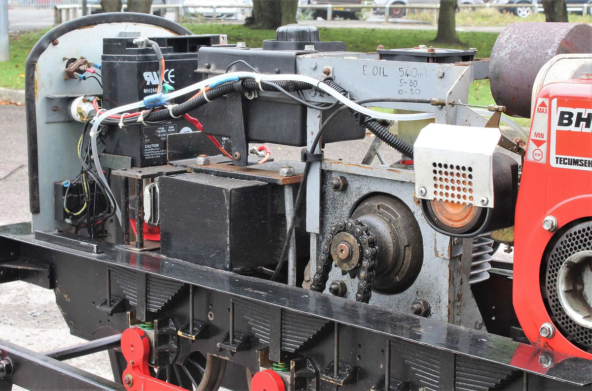 7 1/4 inch gauge petrol hydraulic Class 08 shunter