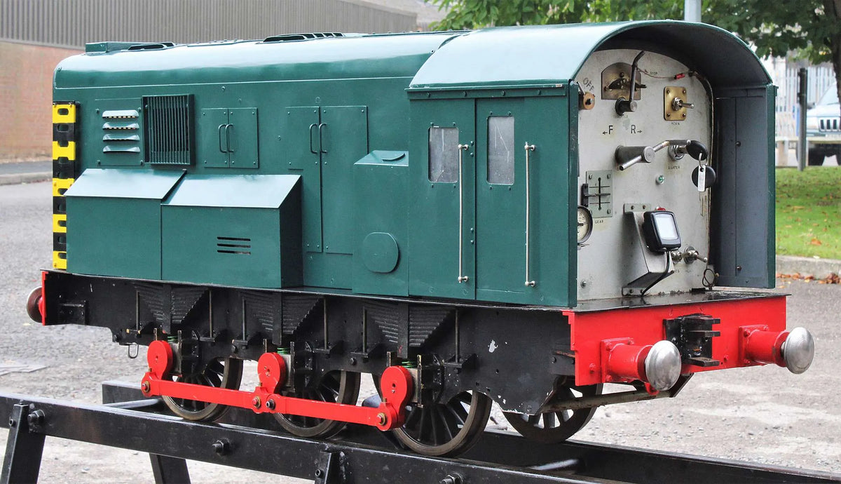 7 1/4 inch gauge petrol hydraulic Class 08 shunter