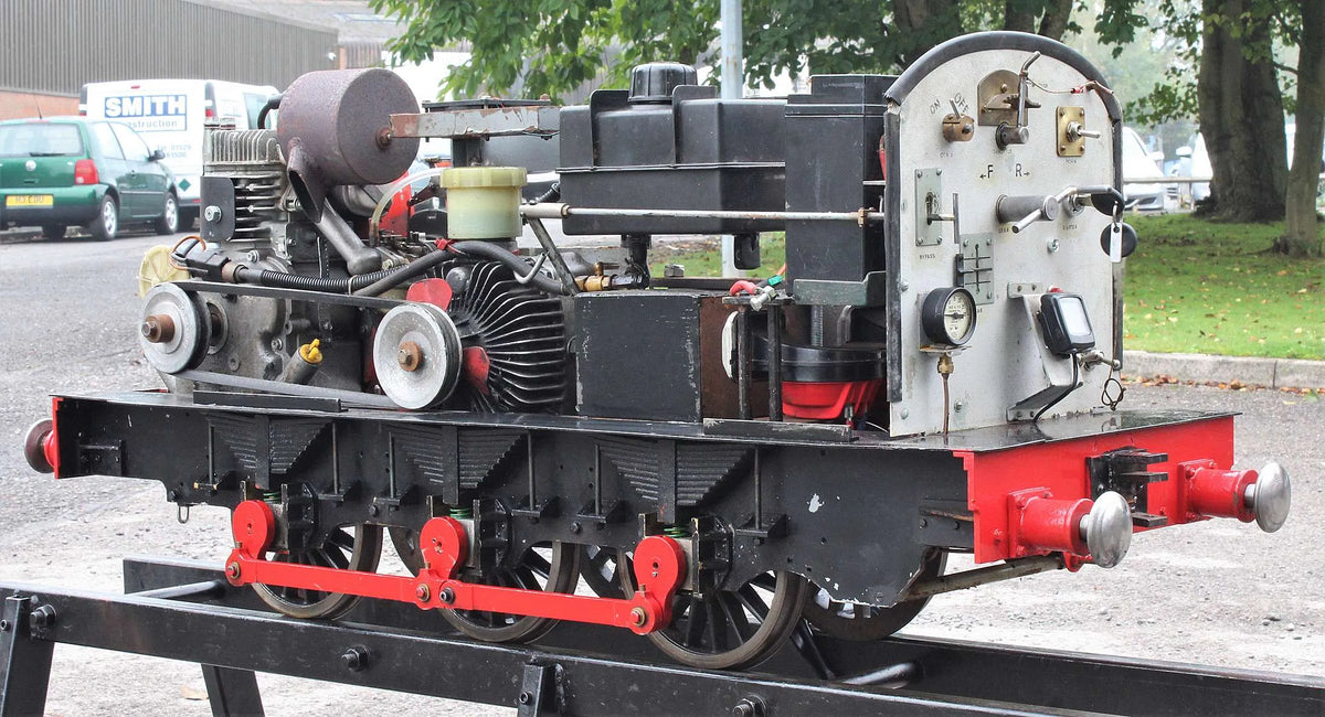 7 1/4 inch gauge petrol hydraulic Class 08 shunter