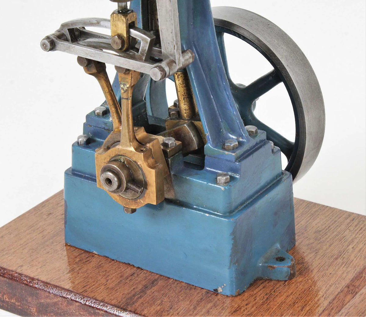 Stuart 10V vertical engine