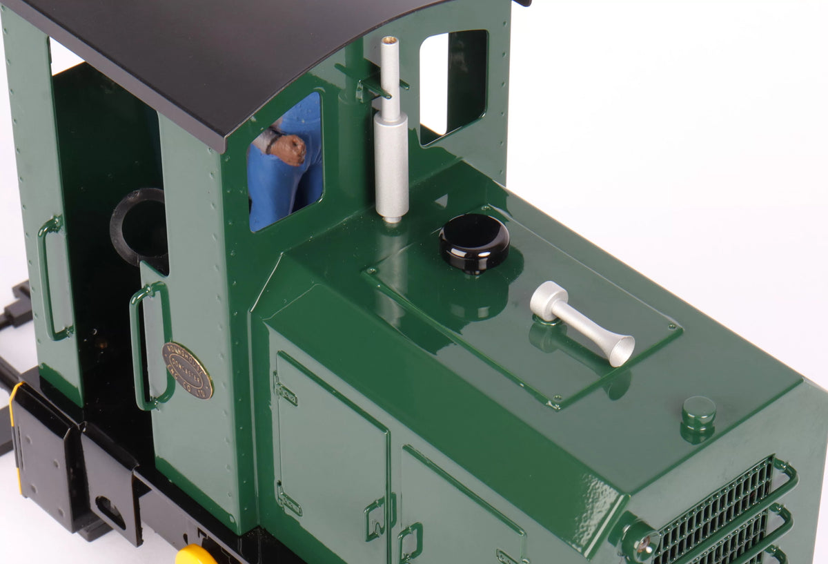 Roundhouse Bulldog 0-4-0 diesel locomotive