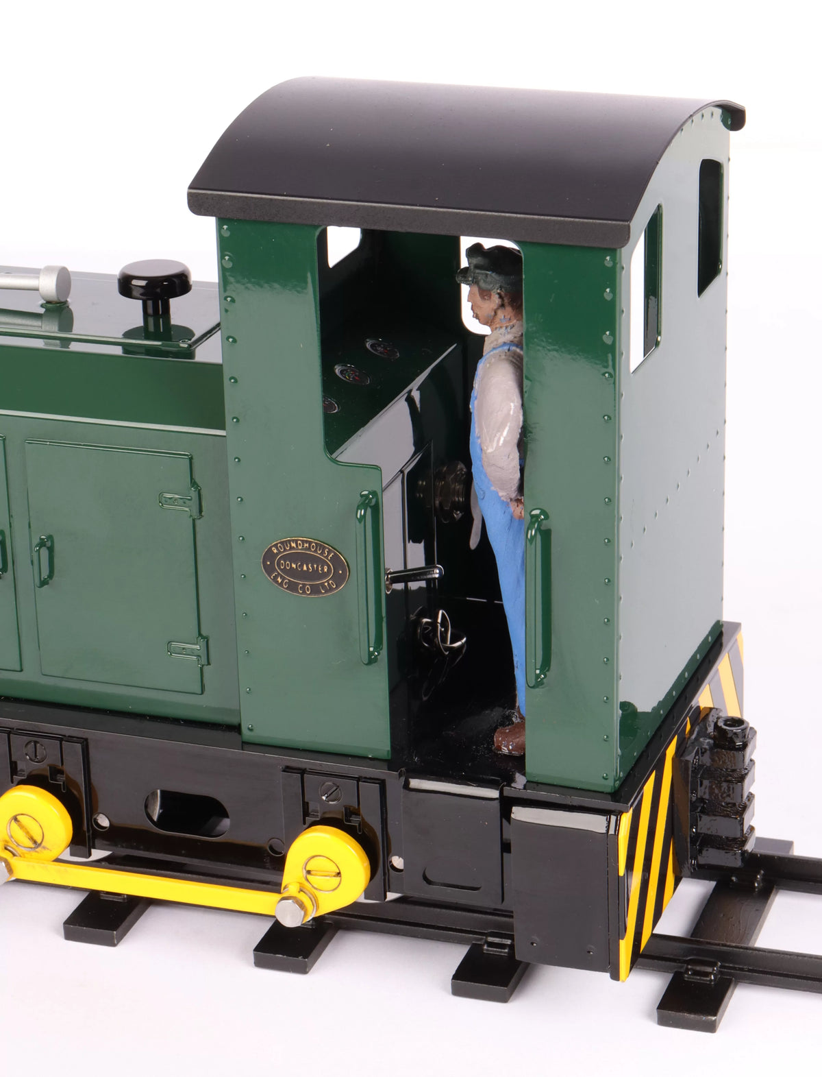 Roundhouse Bulldog 0-4-0 diesel locomotive