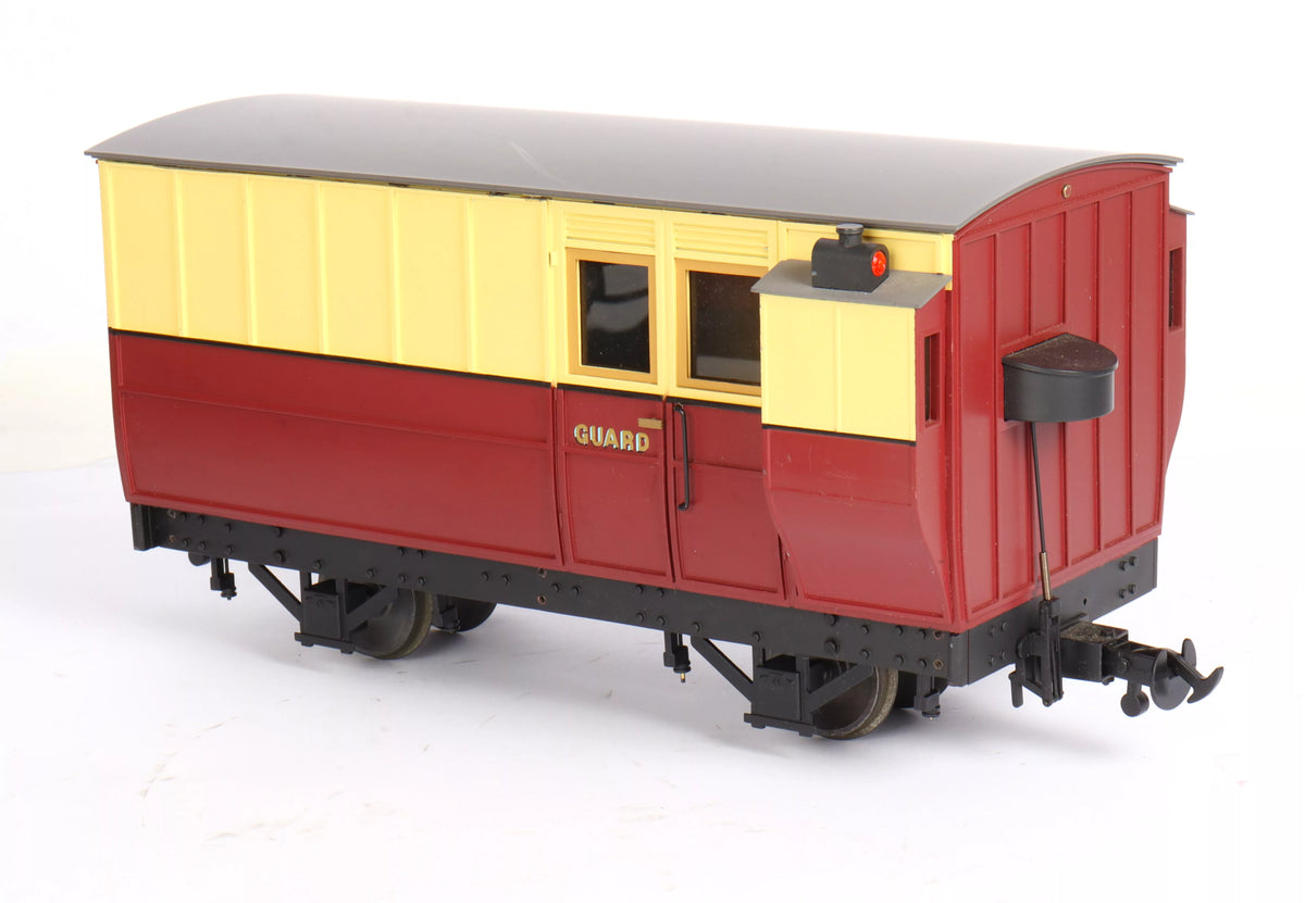 Rake of three 32mm narrow gauge Accucraft Isle of Man coaches