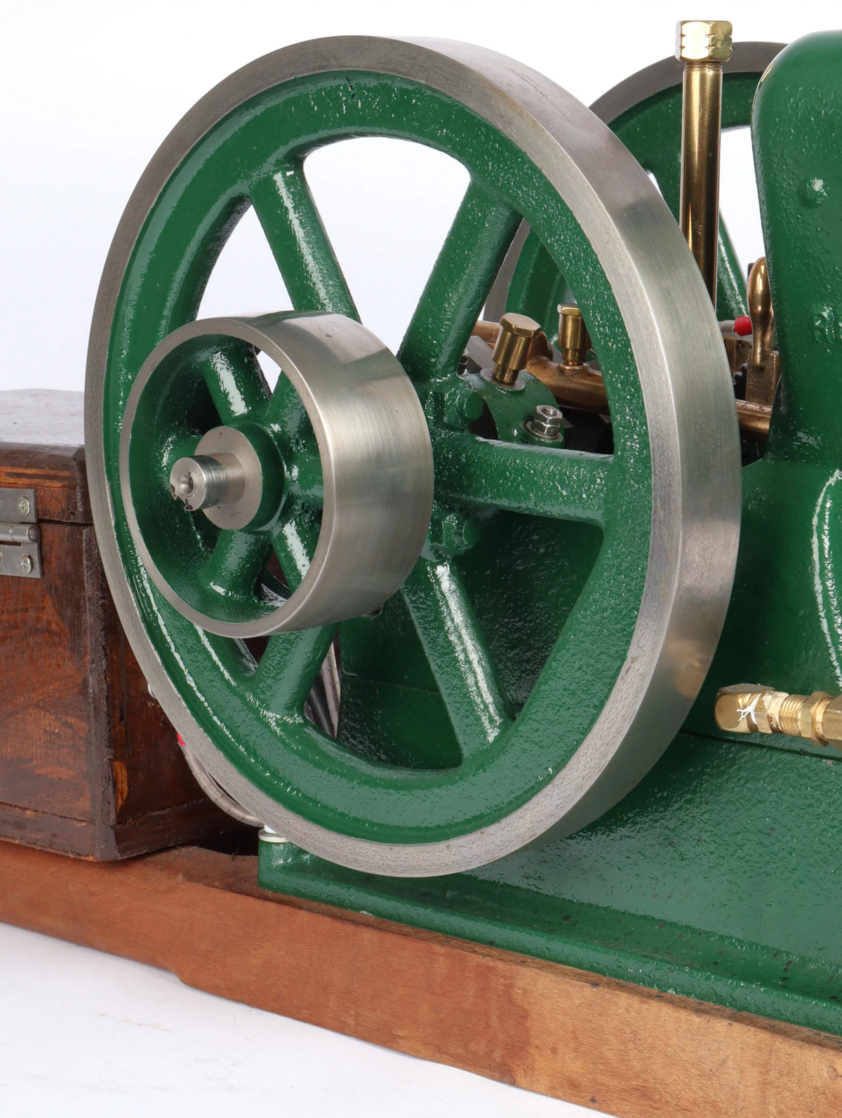 Red Wing open crank engine