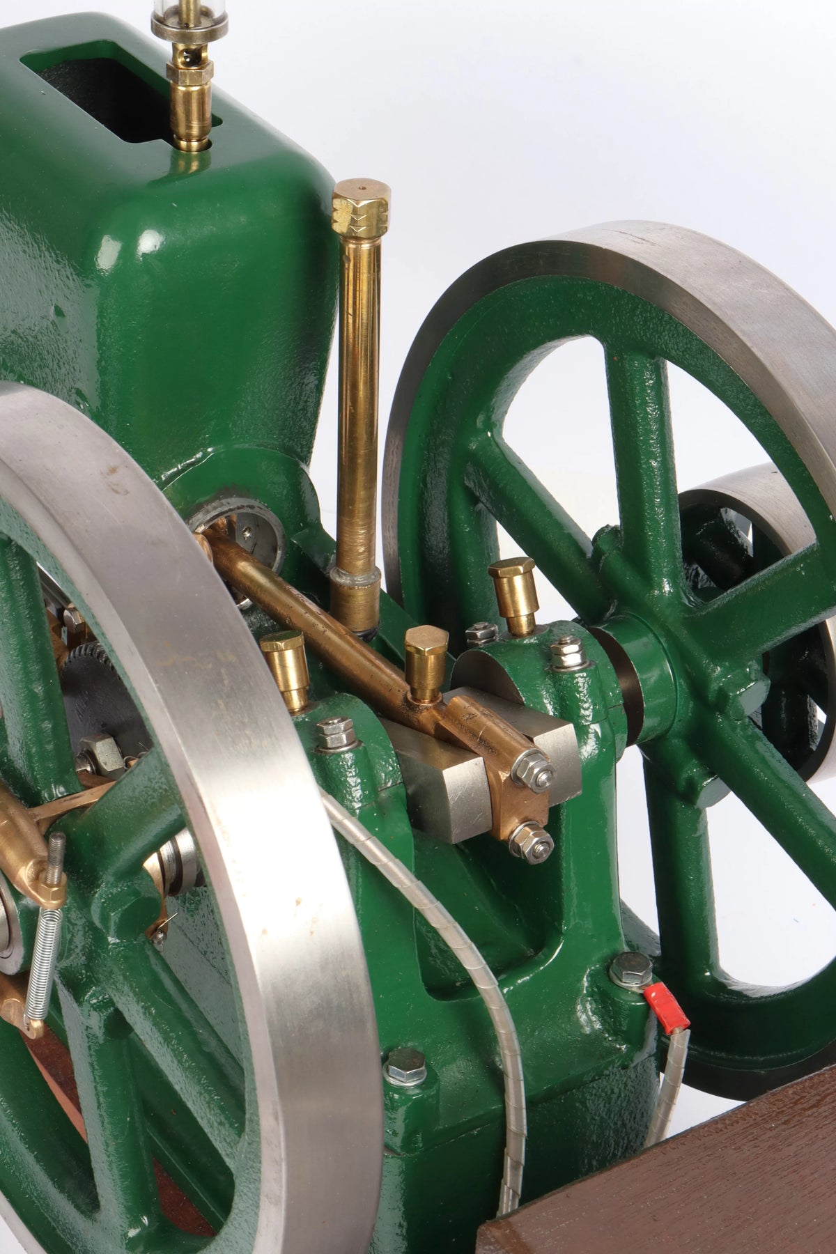 Red Wing open crank engine