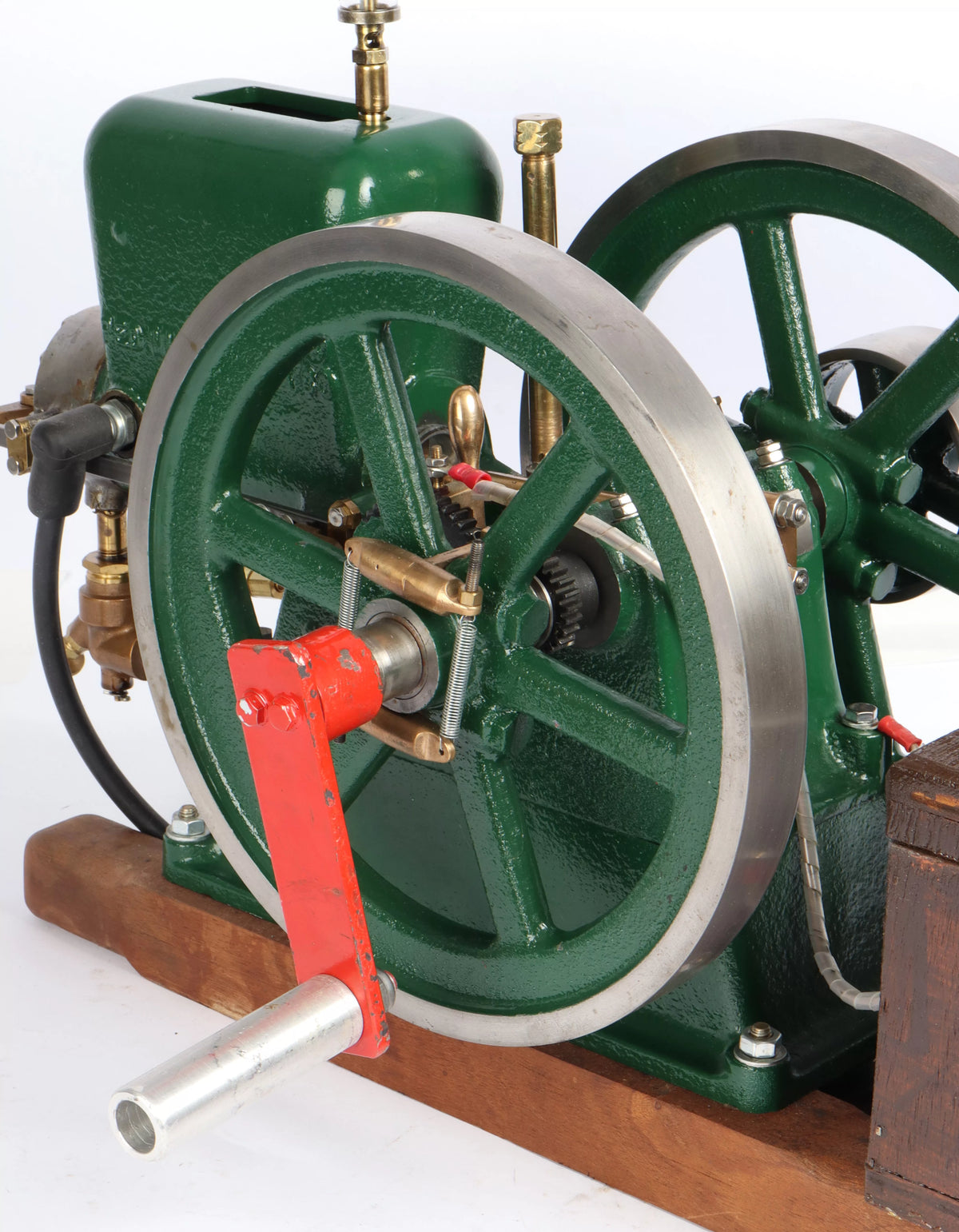 Red Wing open crank engine