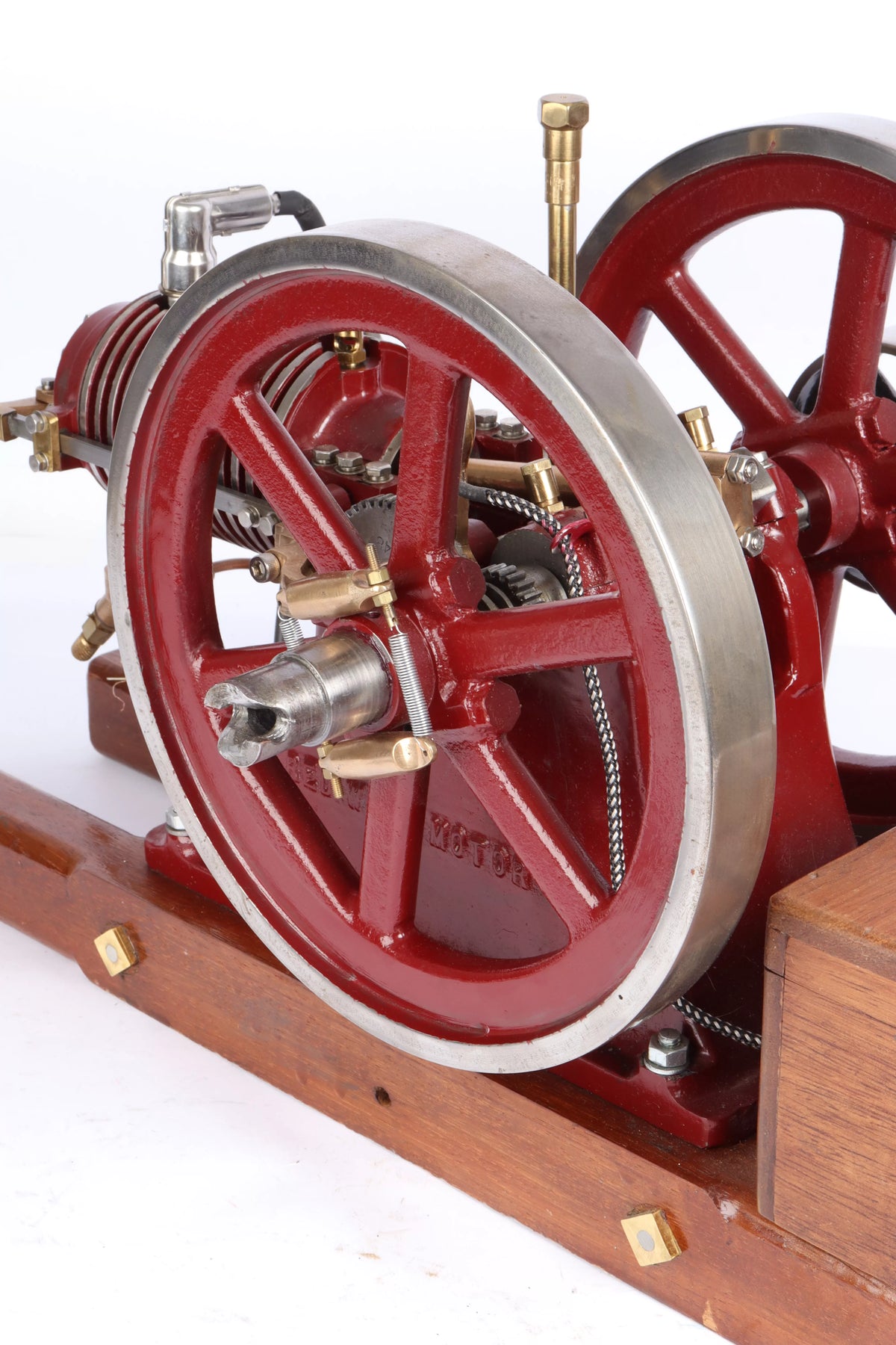Red Wing open crank engine