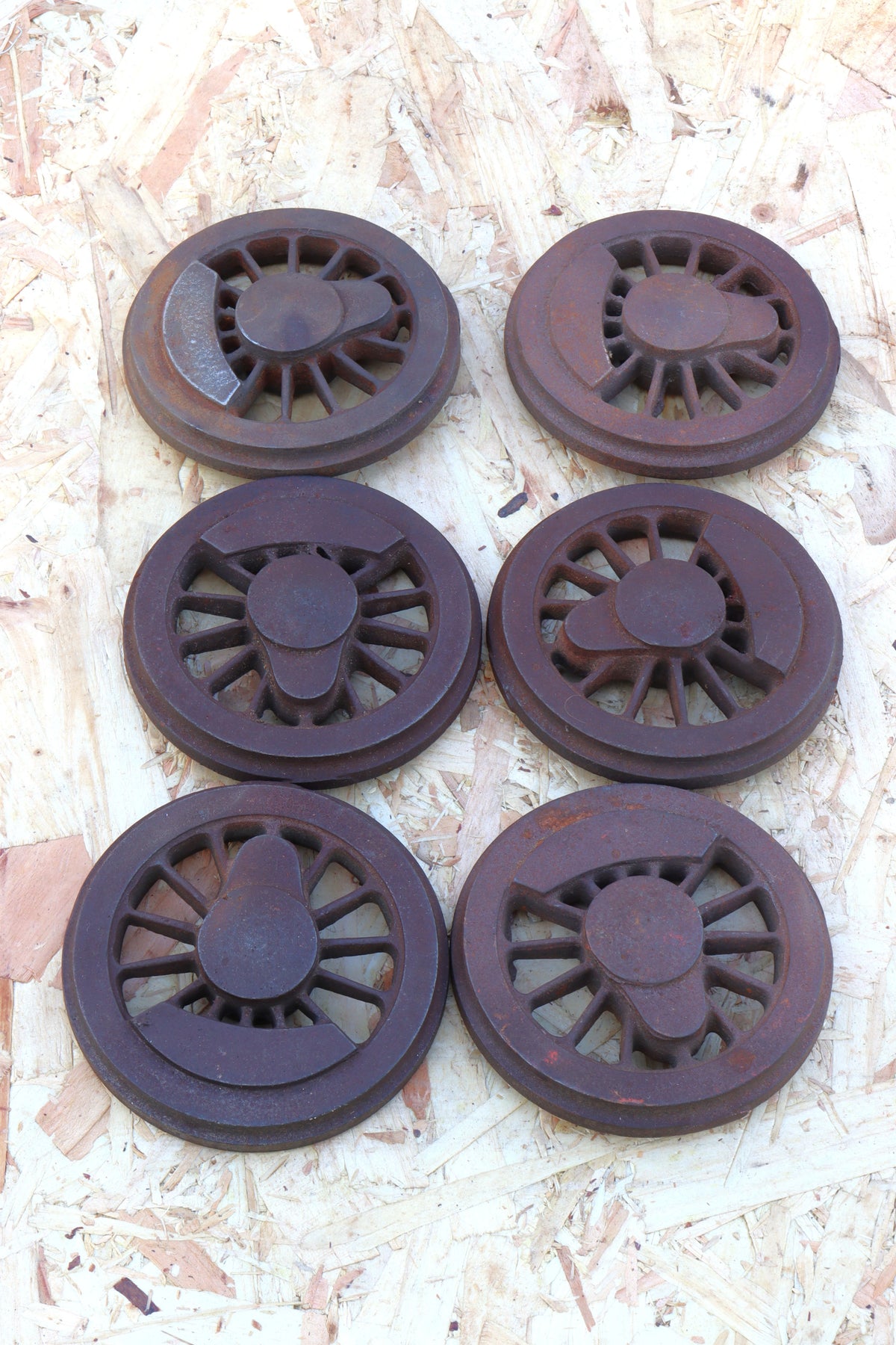 Six 5 inch gauge cast iron driving wheels