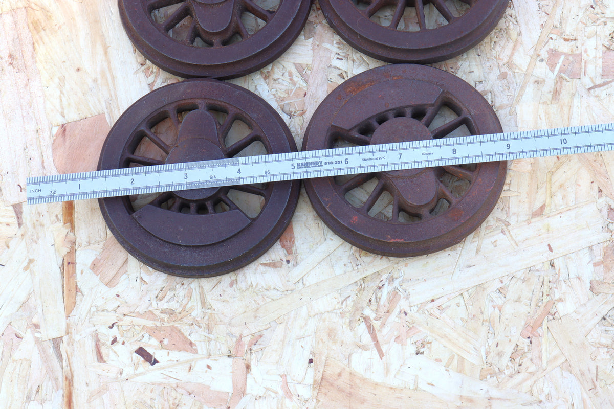 Six 5 inch gauge cast iron driving wheels