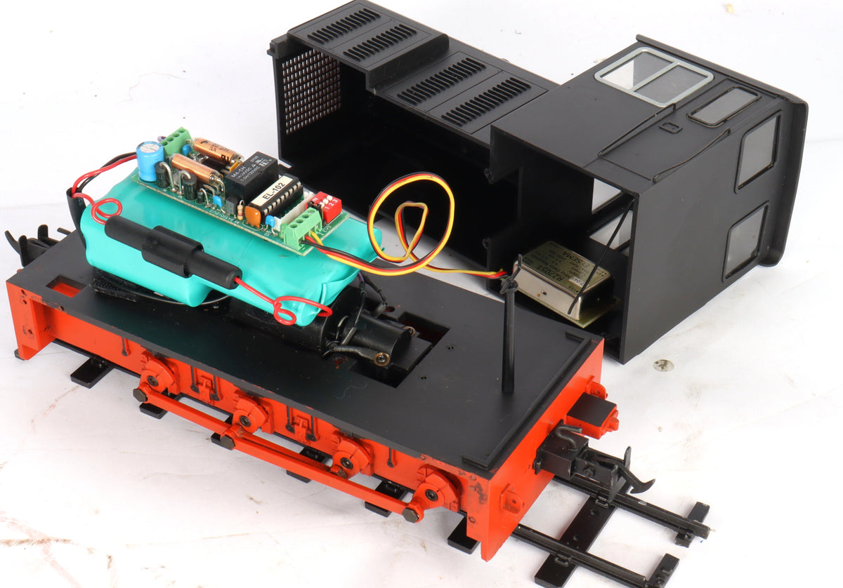 32mm narrow gauge Accucraft Baguley Drewry 0-6-0 diesel