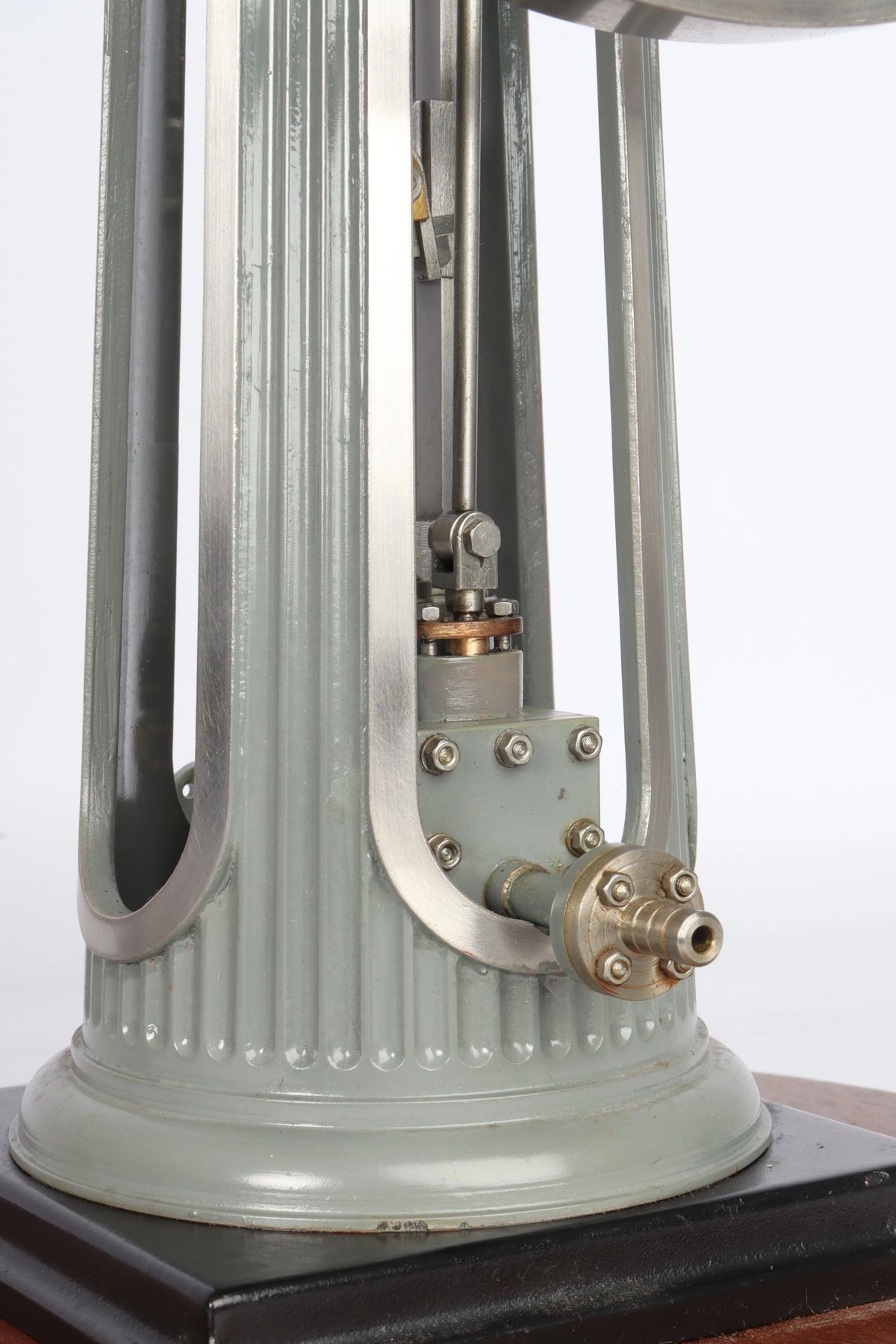 Williamson column engine