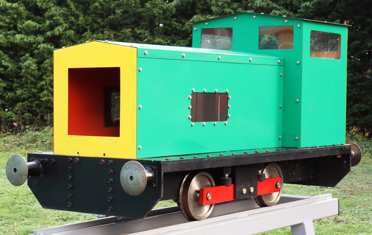 7¼ inch narrow gauge 0-4-0 battery electric shunter