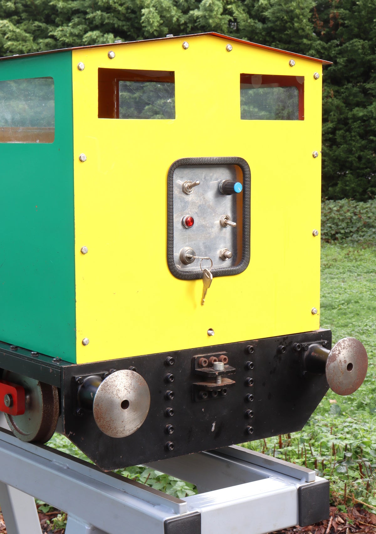 7¼ inch narrow gauge 0-4-0 battery electric shunter